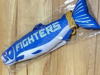 画像有り- 新品未開封 北海道日本ハムファイターズ しゃけまる縄付きぬいぐるみ 送料込