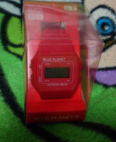 画像有り- ダイソー BLUE PLANET デジタル時計 腕時計 購入後、未開封の新品です。