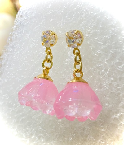 画像有り- ★すずらん風 お花のピアス★