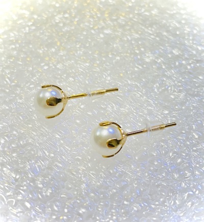 画像有り- ★新品 パール風ピアス 両耳用★